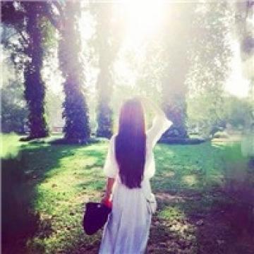 淡淡的清新美女