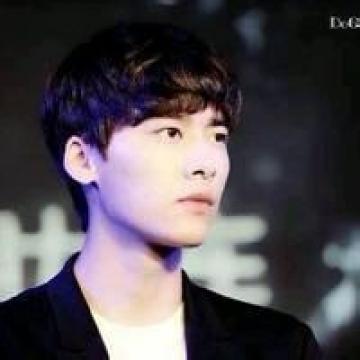 当红明星李易峰