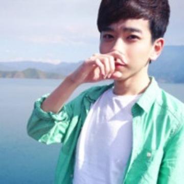 青春里的清秀男生