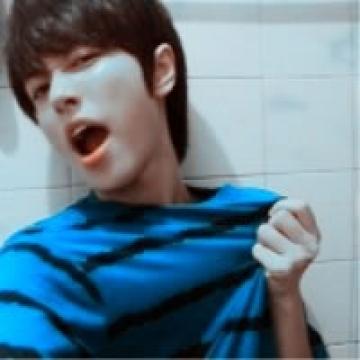 很帅气的高清男孩