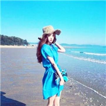 清澈如水的女生