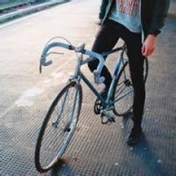 帅气潇洒的单车男孩