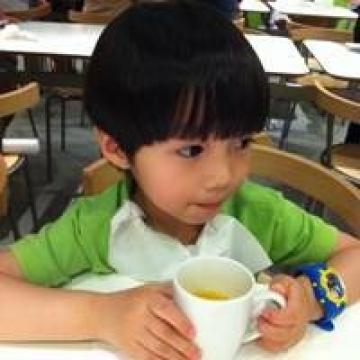 可爱的00后小孩