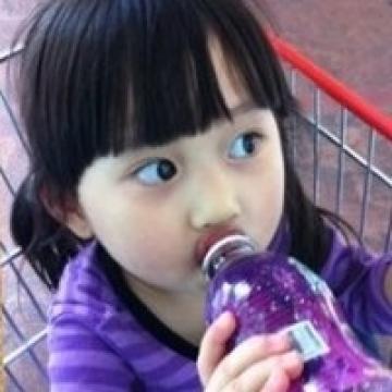 招人喜欢的小女孩
