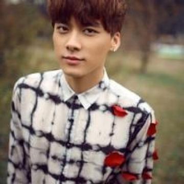 帅气男神李易峰