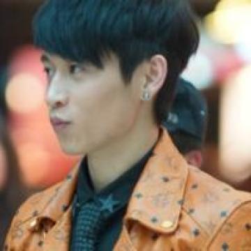 帅气型男魏晨