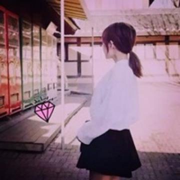 侧脸也很美