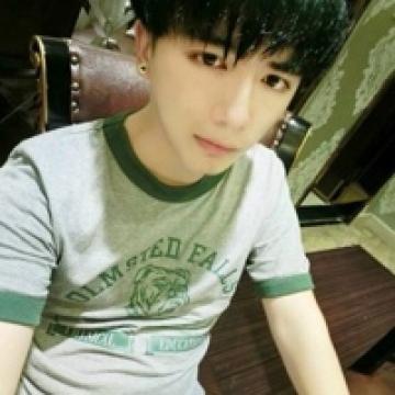 男生很很拽