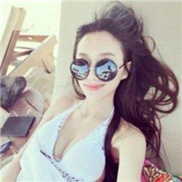 妩媚多姿的女生