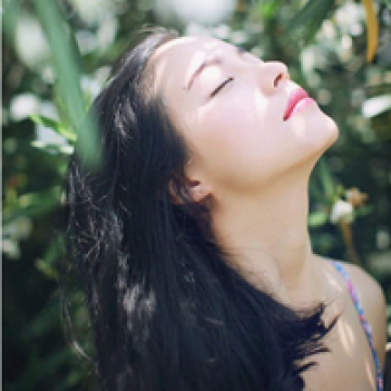 自然清新的美女