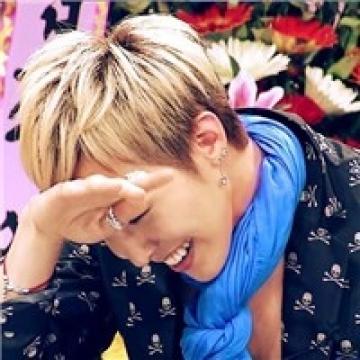 帅气十足的韩国男神