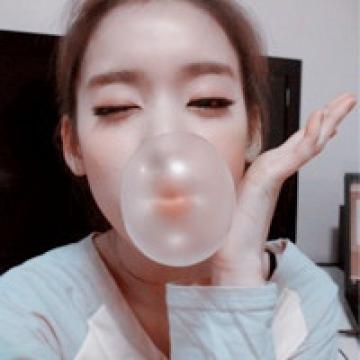 牵手的瞬间温暖了我的心