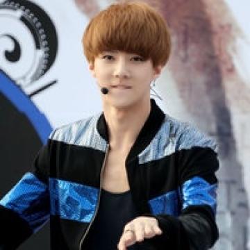 帅气天团EXO