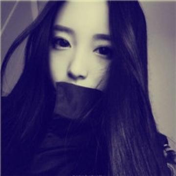 漂亮的长发女生