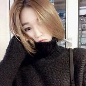 身边好看美女子