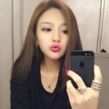 爱自拍的女孩