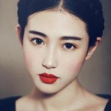 漂亮复古的唯美女生