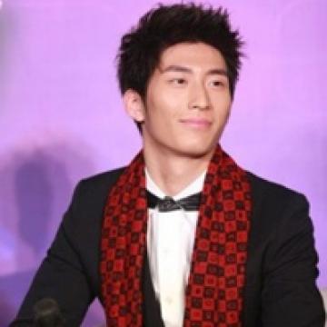 优秀男演员窦骁