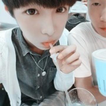 白净且帅气花美男