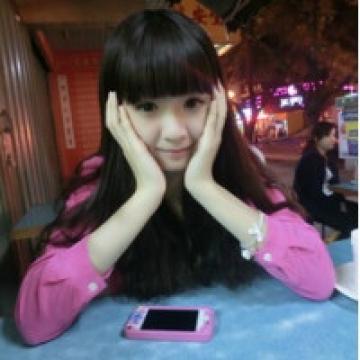 拿手机的漂亮女生