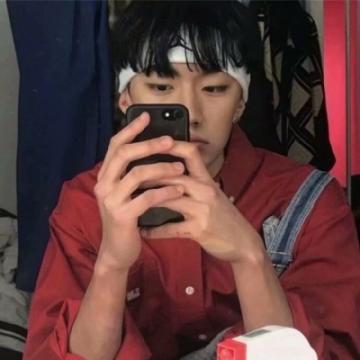 qq男生头像帅气好看2019 从此热爱世界无最爱无例外