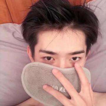 好看的qq头像男生小清新 爱一个人太久太累却不想放弃