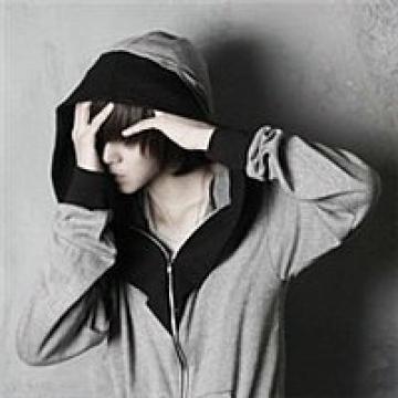 帅气邪恶男我愿作你的花下泥