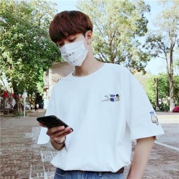 小清新男生帅气口罩头像2019 有一种戒不掉的瘾叫做寂寞