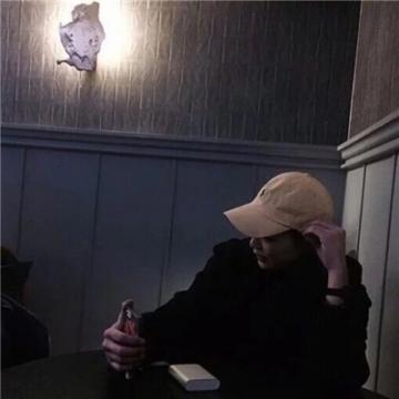 2019最新好看的男生头像帅气高冷 我的清晨的路上谁被我遗忘