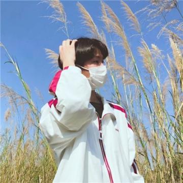 男生小清新戴口罩头像2019最新 笑不代表开心只是一个表情