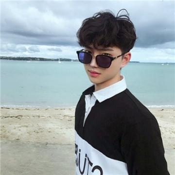 最新版2019男生帅气小清新头像 装疯卖傻还不是为了逗你笑