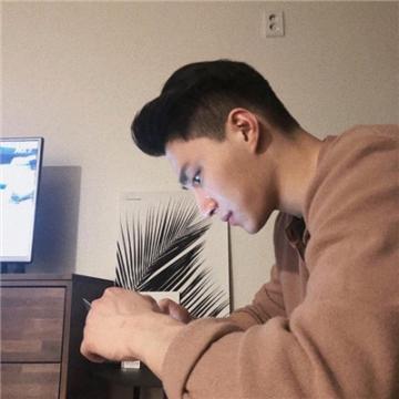 超好看男生帅气头像大全2019 无意间的话语触及到我的伤