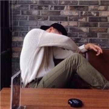 孤单男生qq个性头像2019 一个单身狗的日常