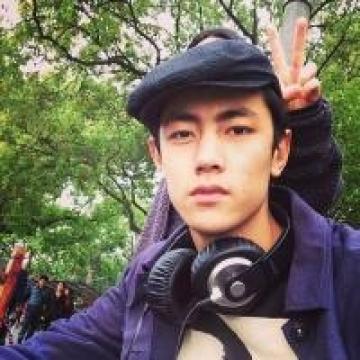 干净小清新的男生qq头像 我一个人走走停停冷暖自自给自足