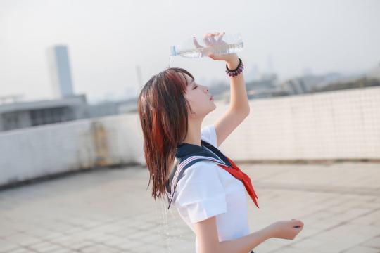 网红COSER疯猫ss学生装性感写真