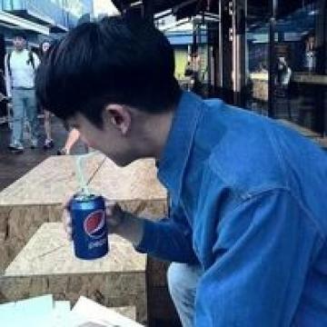 有点颓废的男生头像最新 安静也是一种心情