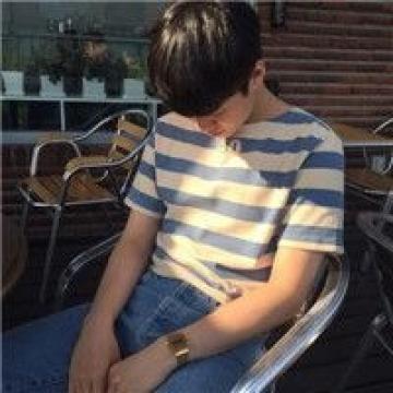 qq头像男生带字伤感超拽2019款 做不到的承诺也便成了枷锁