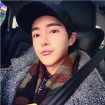 陌陌头像男生高清大图排行榜 我还站在爱你的地方