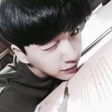 帅气阳光系男生头像精选 我说爱你却开玩笑