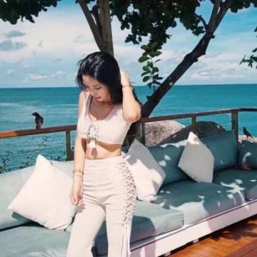 2019超好看情侣微信头像一男一女 一颗心承受不了那么多的伤