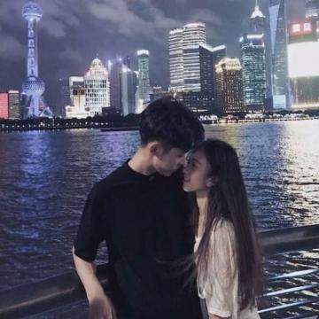 最新情侣头像00后学生专用一人一张 别爱太满别睡太晚