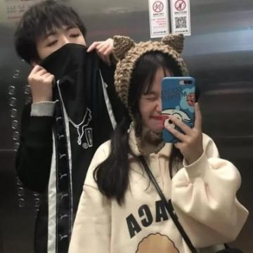 90后非主流情侣头像双人 你是我一个人的pig