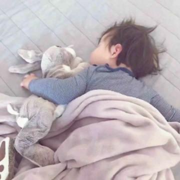微信情侣头像搞笑逗比一对两张 和我谈恋爱都是要结婚的