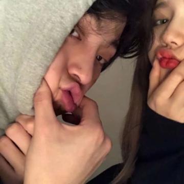 抖音情侣头像高调秀恩爱一对 灵丹妙药不如你的微笑