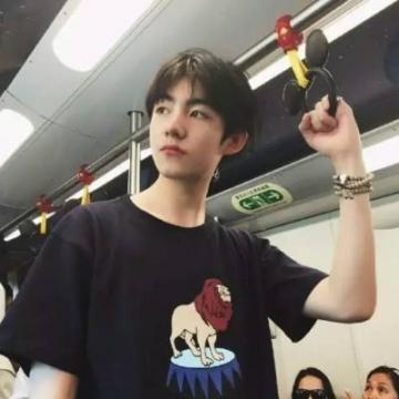 2019qq个性头像帅哥阳光高清图片 得到的和想要的对不上号