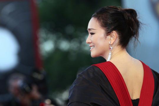 巩俐女皇装