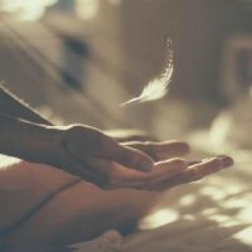 女生手部特写唯美意境个性头像 青春不是一段年华