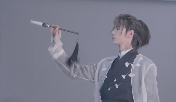 90后小鲜肉王一博新国风造型帅气古风写真