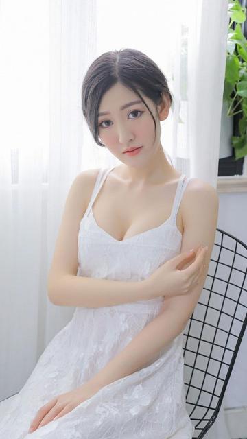 极品性感吊带尤物私房迷人写真
