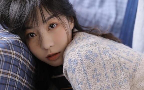 元气校花美女甜美写真